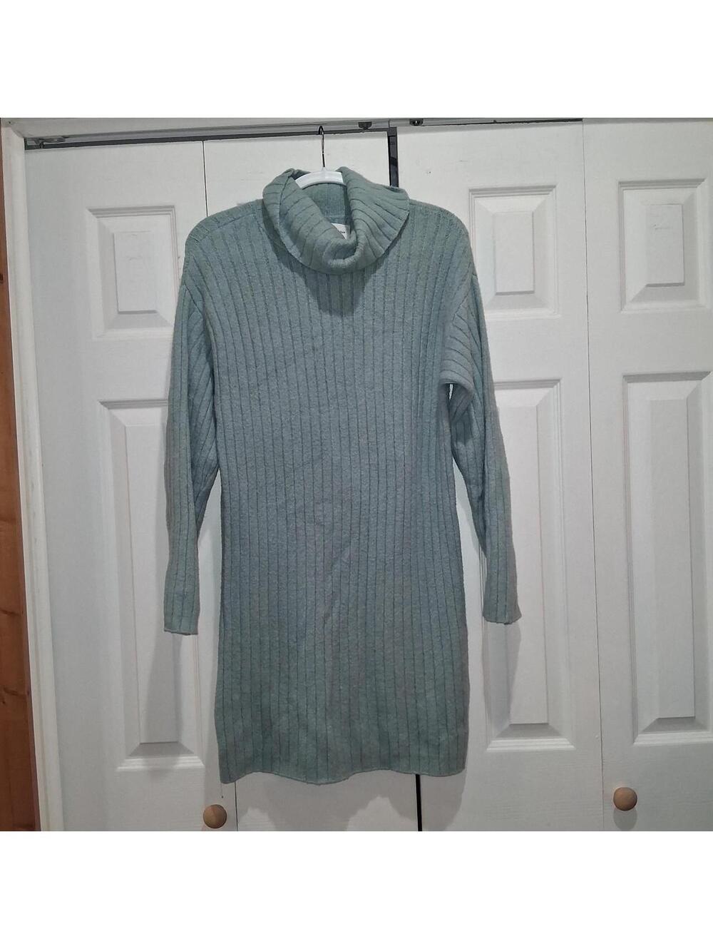 Abercrombie and Fitch in size small sweater dress